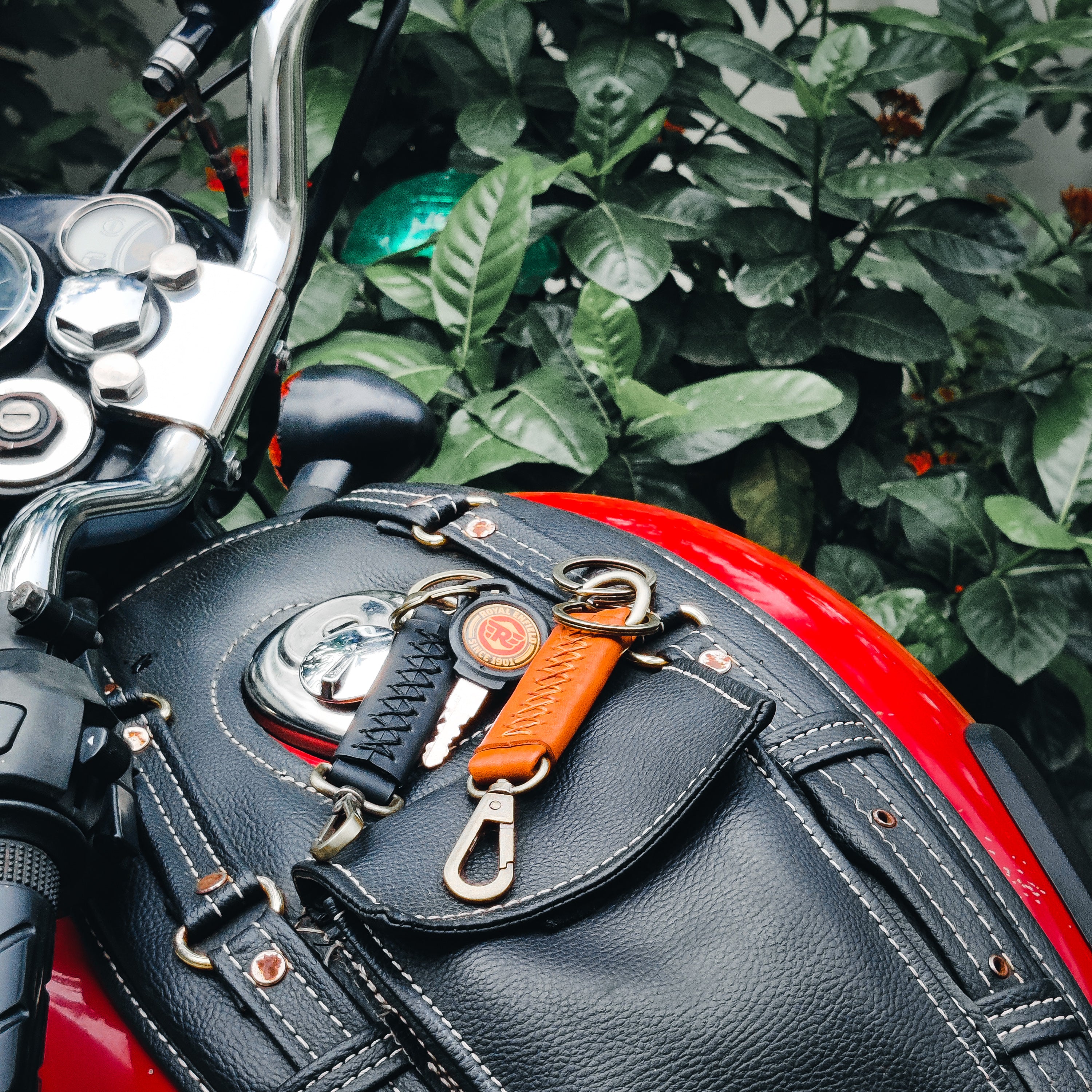 Long Leather Key Chains - BLACK - Image 2
