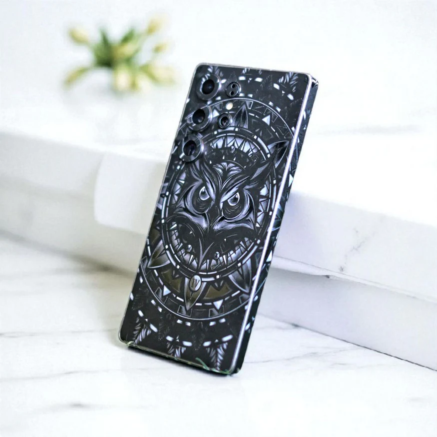 Mighty Owl Black Mobile Skin - Image 2