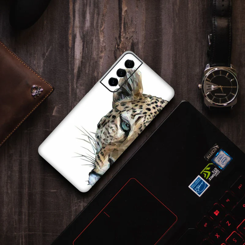 Peeking Cheetah Mobile Skin