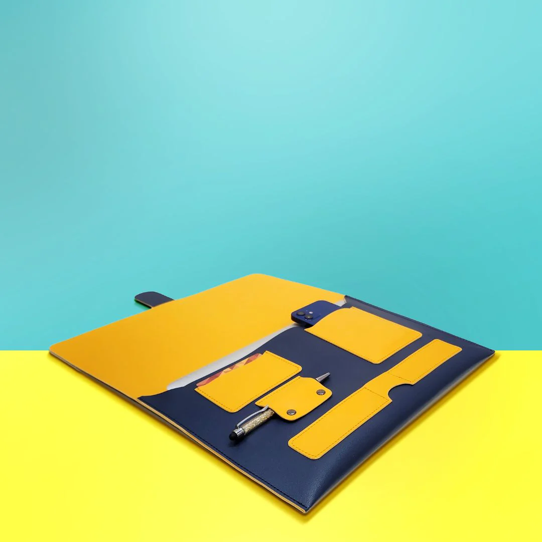 Sleek Station - 41 cm x 29 cm - Exclusive Edition - Image 3
