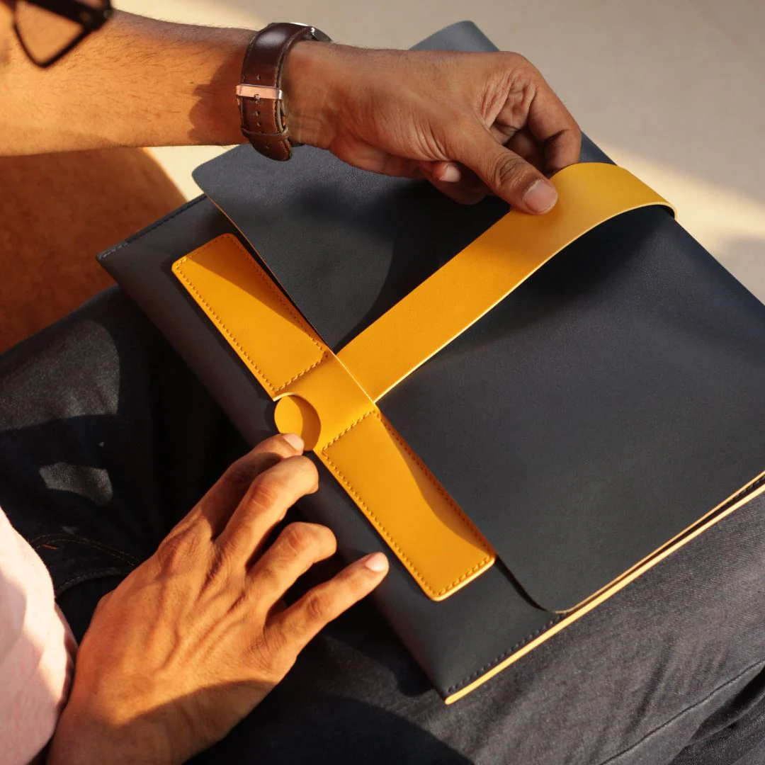 Sleek Station - 41 cm x 29 cm - Exclusive Edition - Image 6